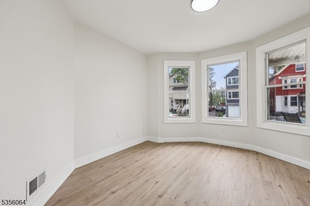 148 N 15Th St, East Orange City, NJ 07017