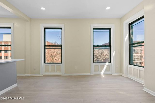 170 Washington Avenue 3A, Albany, NY 12210