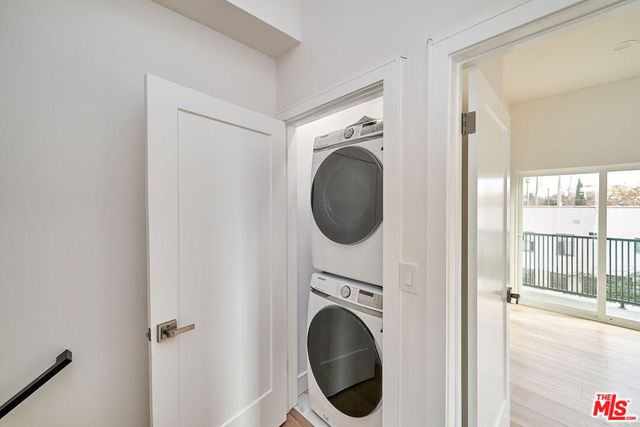 1108 Queen Anne Avenue, Los Angeles, CA 90019