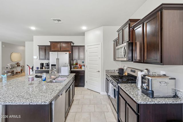 483 W WELDON Street, Vail, AZ 85641