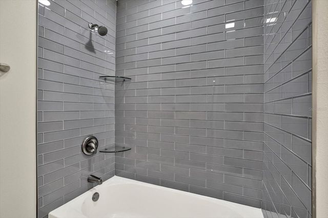 7505 W HENRY AVENUE, Tampa, FL 33615