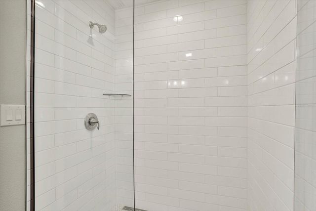7505 W HENRY AVENUE, Tampa, FL 33615