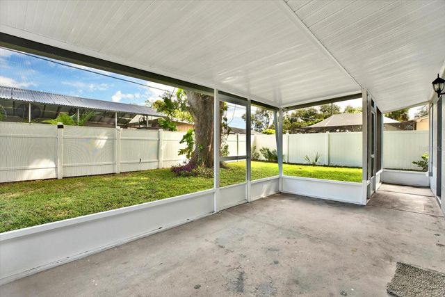 7505 W HENRY AVENUE, Tampa, FL 33615