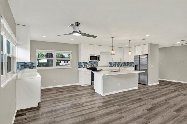 7505 W HENRY AVENUE, Tampa, FL 33615