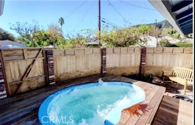 1724 Sombra Drive, Glendale, CA 91208