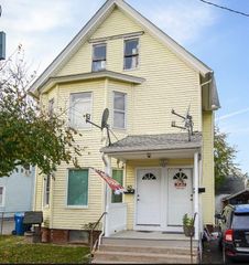42 E School St 2, West Springfield, MA 01089