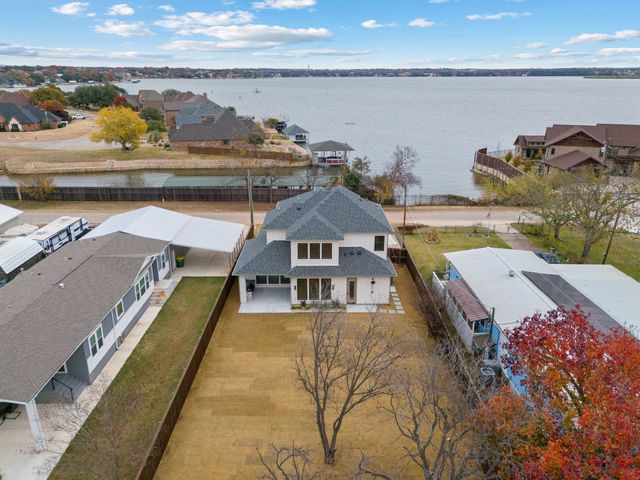 3812 E Port Ridglea Court, Granbury, TX 76049