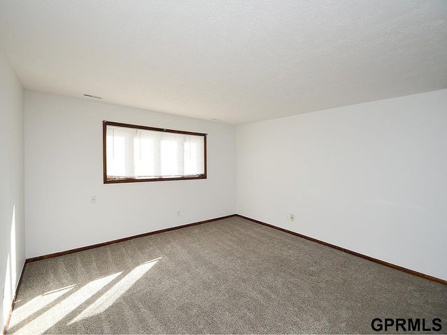 12135 Lisa Circle, Omaha, NE 68137