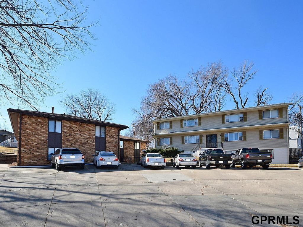 12135 Lisa Circle, Omaha, NE 68137