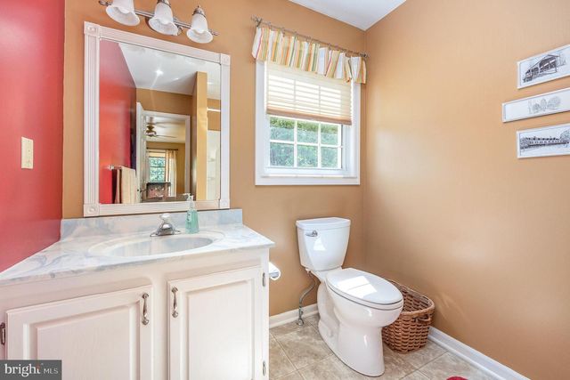 4321 NEW HAMPSHIRE DR, Harrisburg, PA 17112