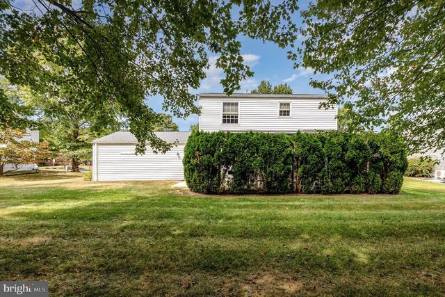 4321 NEW HAMPSHIRE DR, Harrisburg, PA 17112