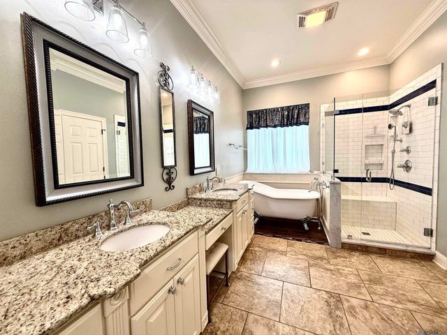 9528 Sawgrass Dr, Denham Springs, LA 70726