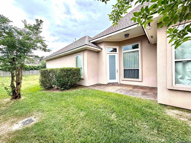 9528 Sawgrass Dr, Denham Springs, LA 70726