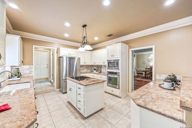 35 Inwood Manor, San Antonio, TX 78248