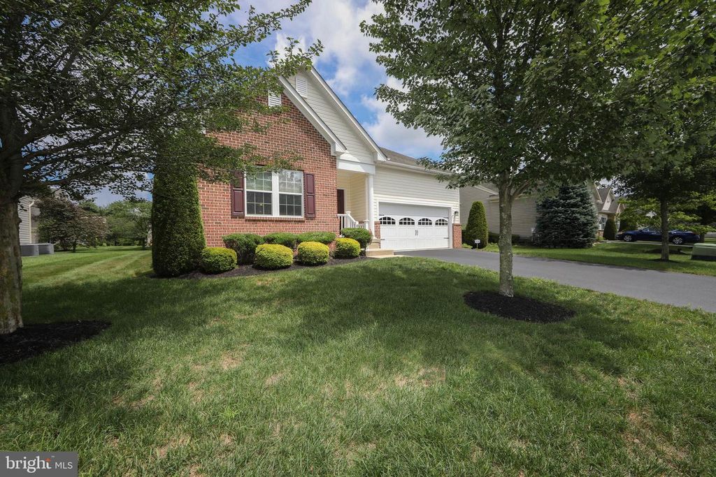 25 APPLEGATE DR, Florence, NJ 08518