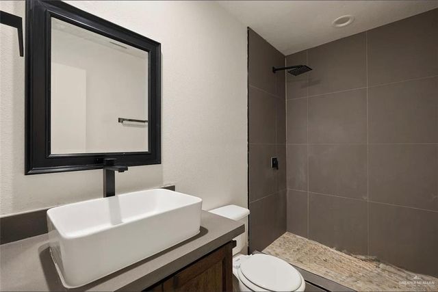 2017 Grambling Avenue, Mcallen, TX 78504