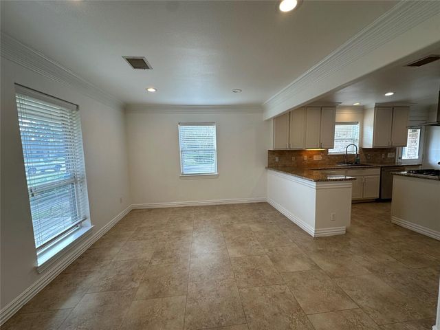 8522 Westview Drive, Houston, TX 77055