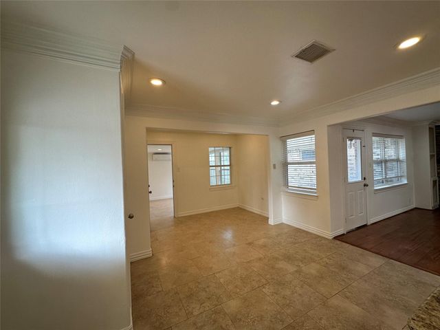 8522 Westview Drive, Houston, TX 77055