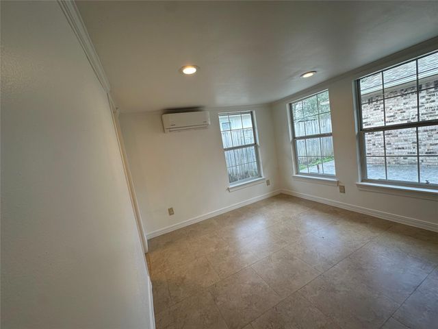 8522 Westview Drive, Houston, TX 77055