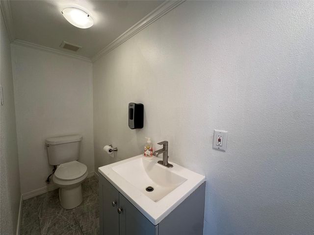 8522 Westview Drive, Houston, TX 77055