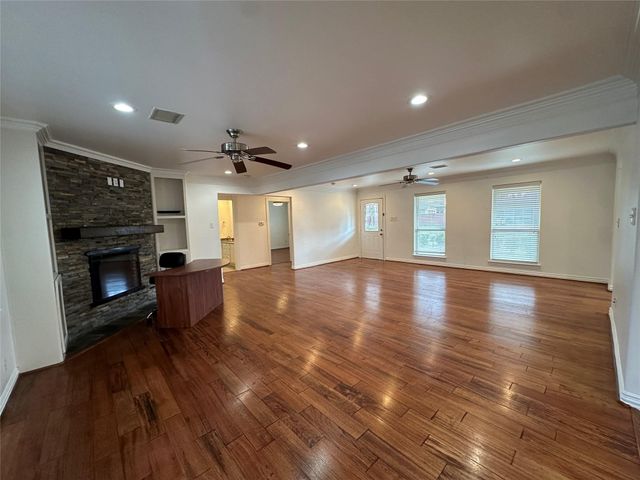 8522 Westview Drive, Houston, TX 77055