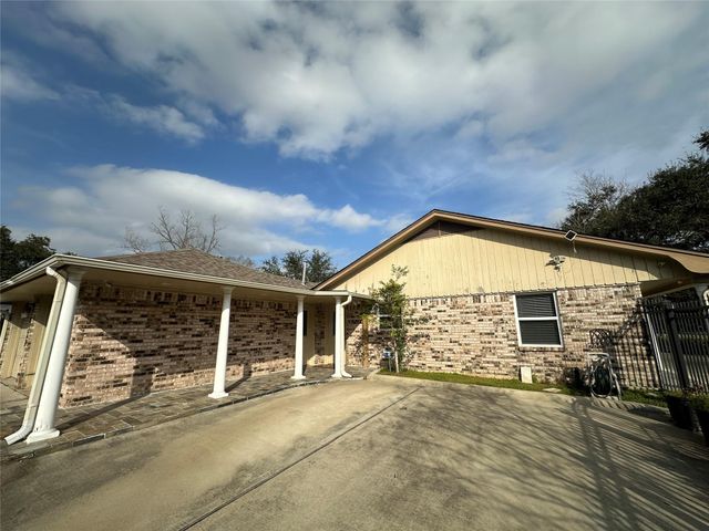 8522 Westview Drive, Houston, TX 77055