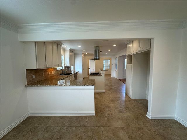 8522 Westview Drive, Houston, TX 77055