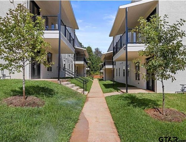 1212 Centennial Trl Unit B, Tyler, TX 75703