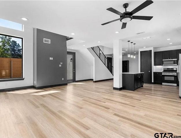 1212 Centennial Trl Unit B, Tyler, TX 75703