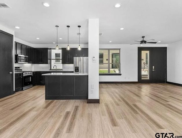 1212 Centennial Trl Unit B, Tyler, TX 75703
