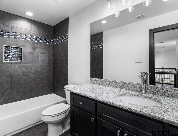 1212 Centennial Trl Unit B, Tyler, TX 75703