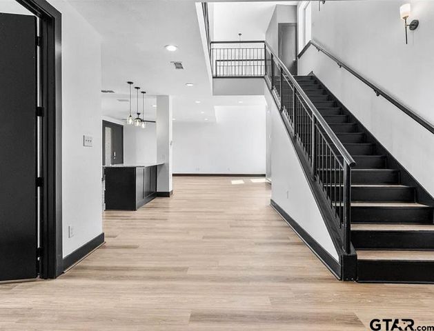1212 Centennial Trl Unit B, Tyler, TX 75703