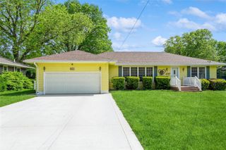 7218 El Rancho Avenue, Windsor Heights, IA 50324