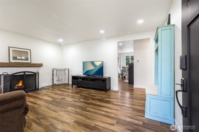 14517 Meridian Avenue N, Shoreline, WA 98133