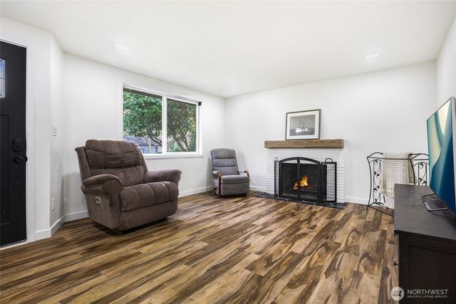 14517 Meridian Avenue N, Shoreline, WA 98133