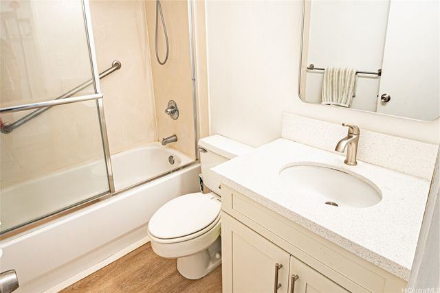 1128 Ala Napunani Street 703, Honolulu, HI 96818
