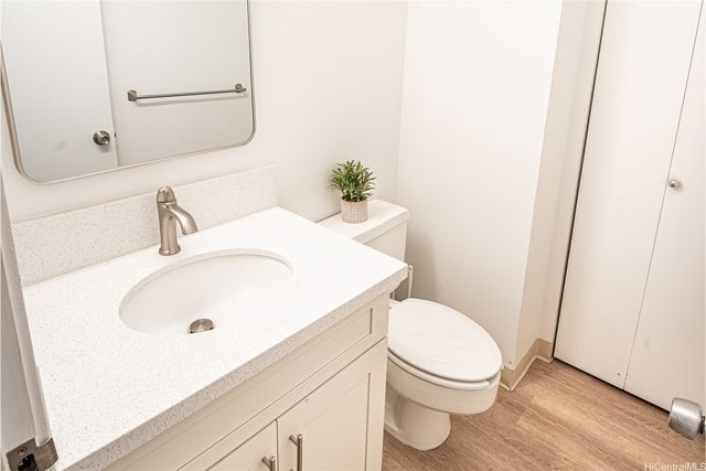 1128 Ala Napunani Street 703, Honolulu, HI 96818