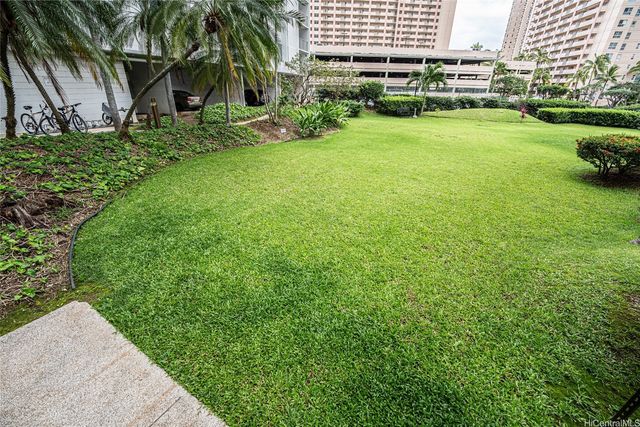 1128 Ala Napunani Street 703, Honolulu, HI 96818