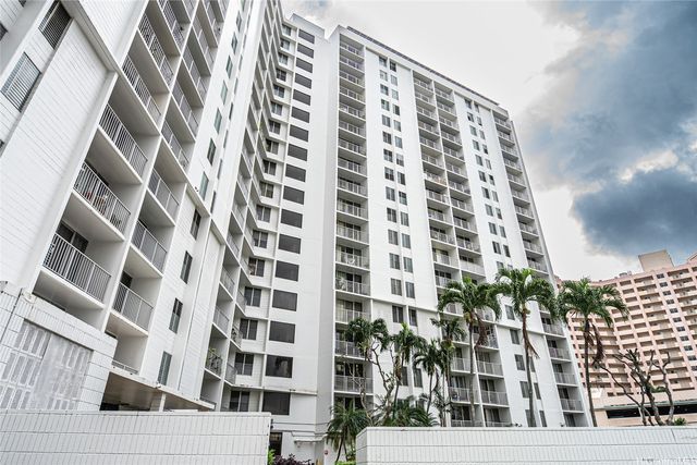 1128 Ala Napunani Street 703, Honolulu, HI 96818