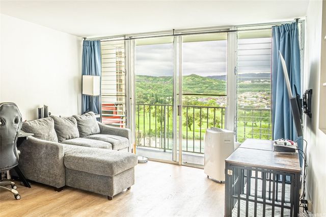 1128 Ala Napunani Street 703, Honolulu, HI 96818