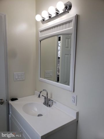 1609 LEE RD, Fort Washington, MD 20744