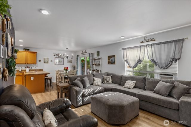 20010 19th Avenue E, Spanaway, WA 98387