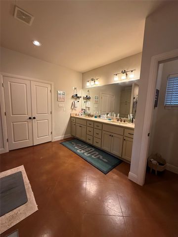 408 W Croslin ST, Austin, TX 78752