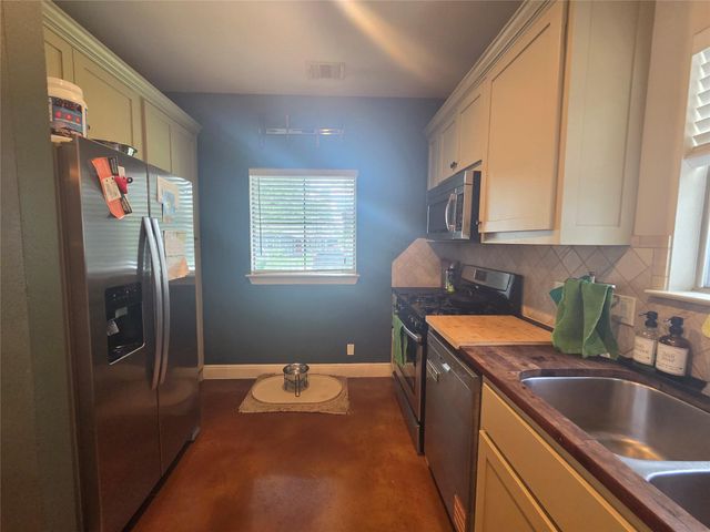 408 W Croslin ST, Austin, TX 78752