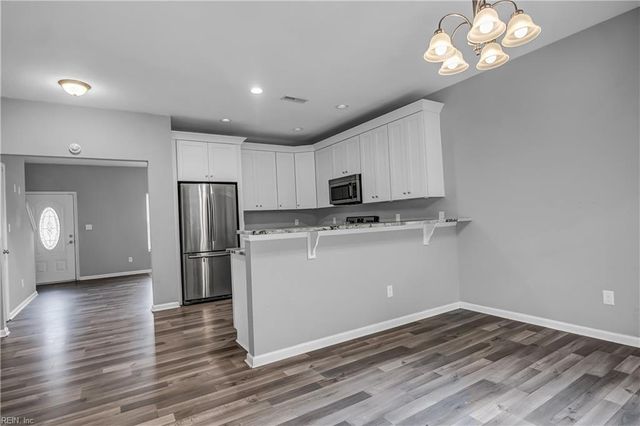 425 Culloden ST, Suffolk, VA 23434