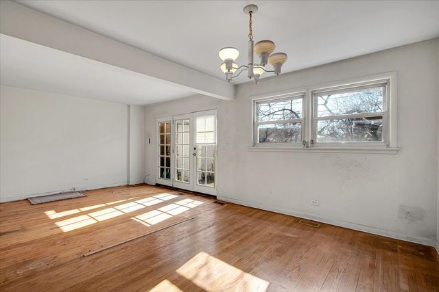 6735 N Lawndale Avenue, Lincolnwood, IL 60712