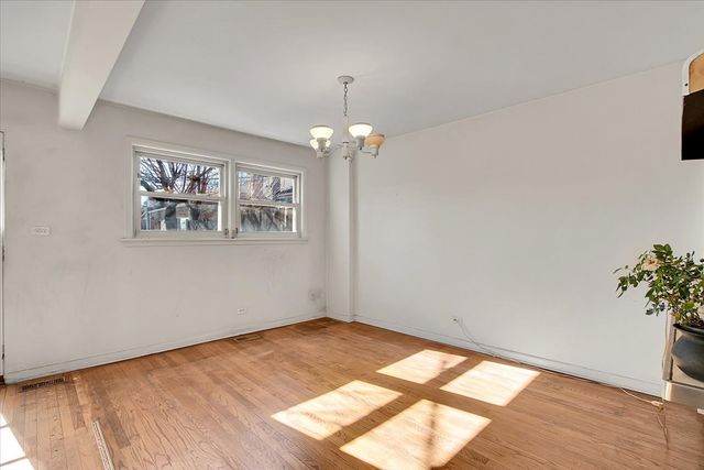 6735 N Lawndale Avenue, Lincolnwood, IL 60712