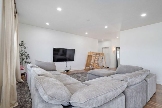 224 W Cinton St Street, Rogersville, MO 65742