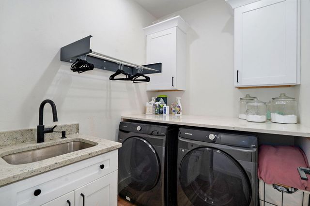 224 W Cinton St Street, Rogersville, MO 65742