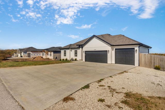 224 W Cinton St Street, Rogersville, MO 65742